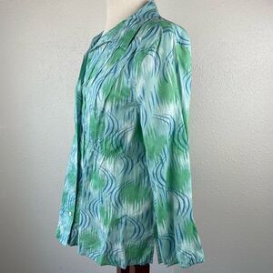 JH Collectibles Button Down Shirt Size L EUC